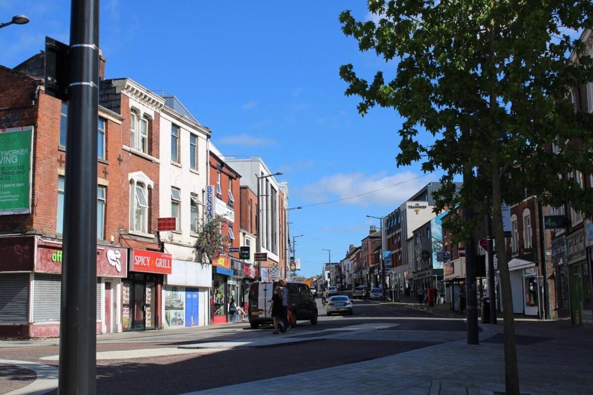 Two Bedroom Apartment, Free Parking, Close To Uclan And Free Wifi 프레스턴 외부 사진