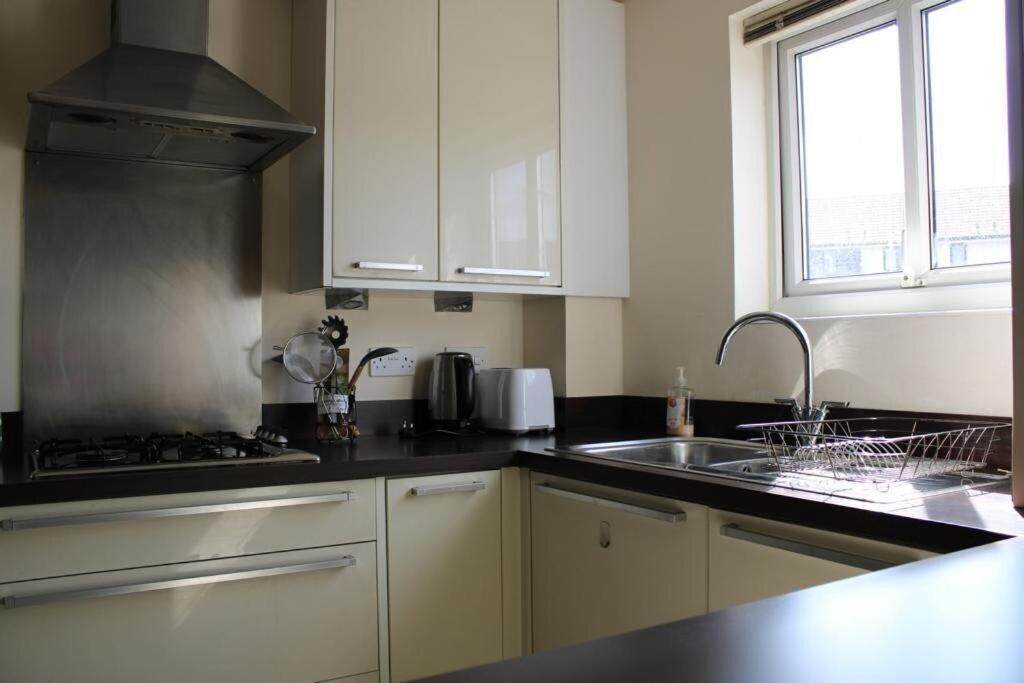 Two Bedroom Apartment, Free Parking, Close To Uclan And Free Wifi 프레스턴 외부 사진