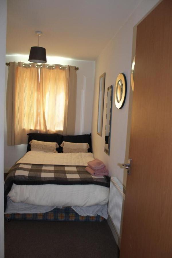 Two Bedroom Apartment, Free Parking, Close To Uclan And Free Wifi 프레스턴 외부 사진