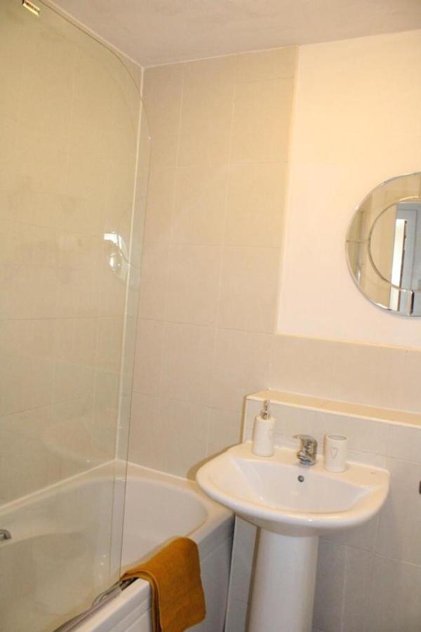 Two Bedroom Apartment, Free Parking, Close To Uclan And Free Wifi 프레스턴 외부 사진