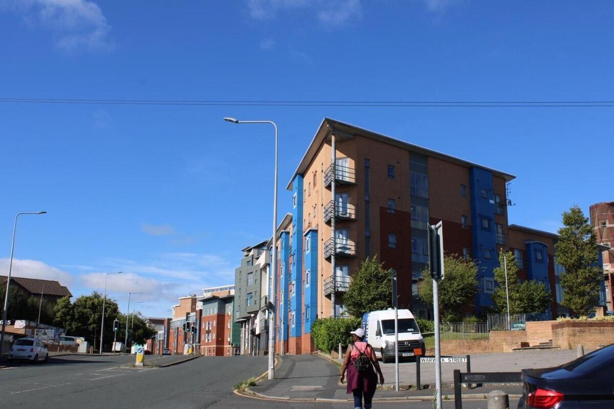 Two Bedroom Apartment, Free Parking, Close To Uclan And Free Wifi 프레스턴 외부 사진