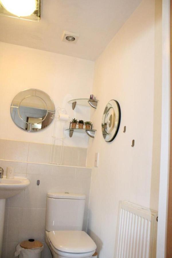 Two Bedroom Apartment, Free Parking, Close To Uclan And Free Wifi 프레스턴 외부 사진